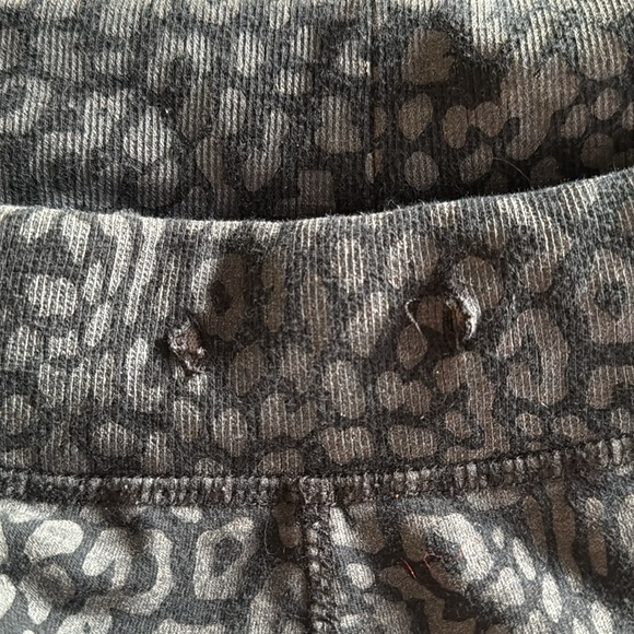 Sundays Women’s 1 Jogger Sweatpants Cheetah Leopard Print Zip Up Hems Elastic - Picture 6 of 9